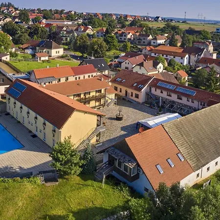 Penzion U Stromu Guest house *